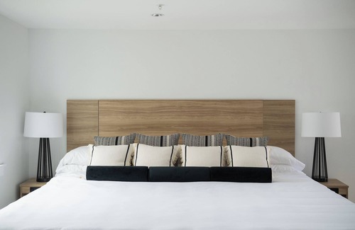 Rehoboth Beach Hotel | Deluxe King | The Waypoint | Refined Stay Near Rehoboth Beach w/Free Parking