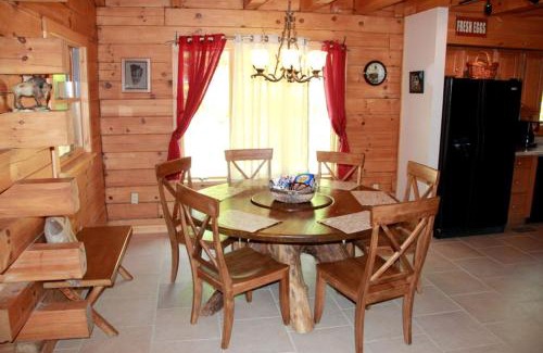 Clyde Casa | Deluxe Log Cabin with a Hot Tub in the Smoky Mountains of North Carolina