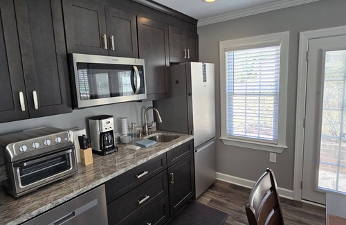 Northeast Raleigh Casa | Deluxe! New Apt Loft Near Downtown – Ready for Families and Business Travelers.
