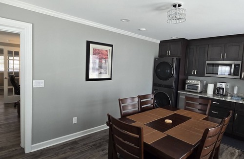 Northeast Raleigh Casa | Deluxe! New Apt Loft Near Downtown – Ready for Families and Business Travelers.