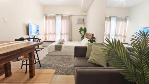 Phil-Am Apartamento | Deluxe One Bedroom Suite by Christine Suites infront of Trinoma Mall