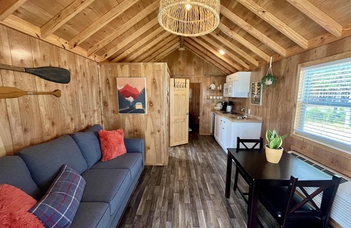 Bolivia Alquiler De RV | Deluxe Private Bedroom Cabin - Private Bedroom Cabin