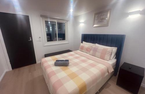 St. Albans Casa | Deluxe Queen Studio
