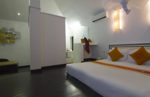 Siem Reap Complejo | Deluxe Room: 1Double & Single bed - Free pick up