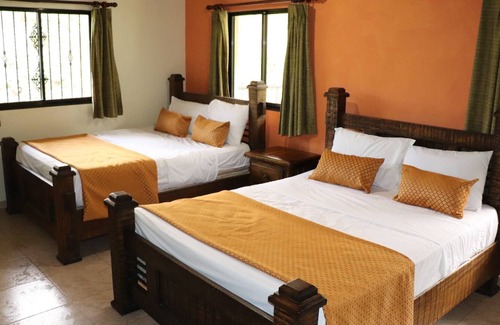 Las Guazaras Apartamento | Deluxe Room - 2 Queen Beds with Air Conditioning