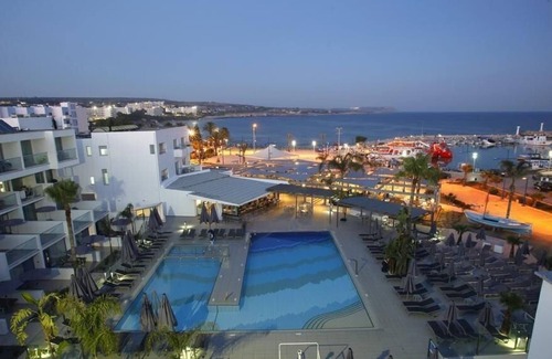 Ayia Napa Apartamento | Deluxe Room Sea View Private Balcony Sleeps 3