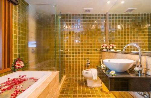 Patong Hotel | Habitación Triple Real Deluxe # 05