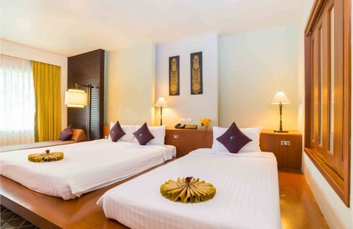 Patong Hotel | Habitación Triple Real Deluxe # 05