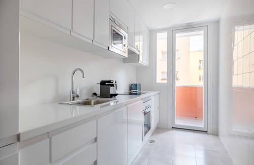 Salamanca Apartamento | Deluxe Salamanca 2BR w/ Doorman nr Las Ventanas, by Blueground