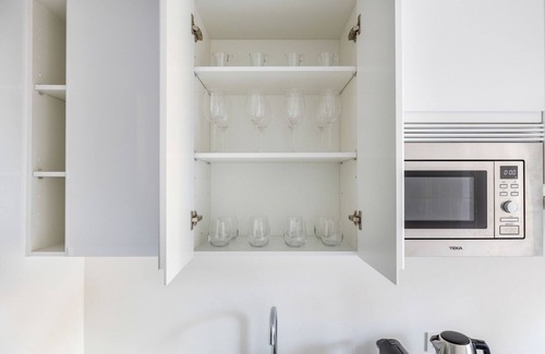 Salamanca Apartamento | Deluxe Salamanca 2BR w/ Doorman nr Las Ventanas, by Blueground