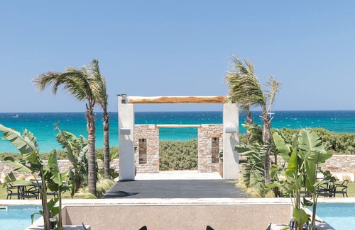 Kastraki Apartamento | Deluxe Sea View Suite with Outdoor Hot Tub - Eden Beachfront Residences & Suites