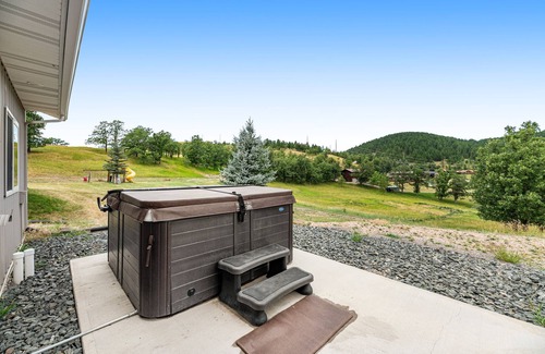 Deadwood Casa | Deluxe spacious home w/private indoor pool, 2 hot tubs, game room, fireplaces