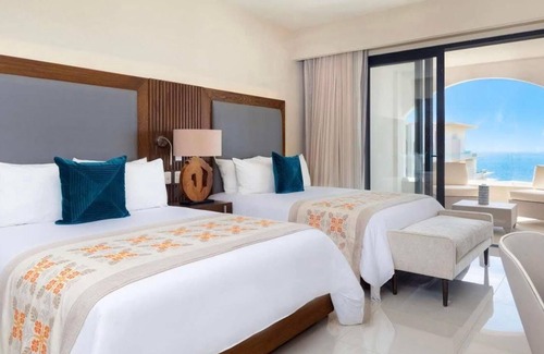 El Rosarito Complejo | Deluxe Studio @ 5 star resort on one of the most exclusive beaches in Los Cabos.