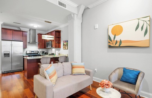 Olde Kensington Apartamento | Deluxe Studio: Pool & Concierge