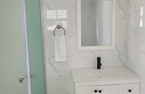 Seven Mile Beach Apartamento | Deluxe Studio with Ocean View - 1A