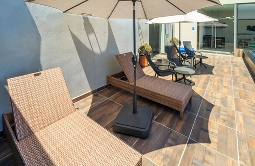 Financial District Apartamento | Deluxe Suite w/Incredible View & Pool | 1 BD | Tribu Sonata