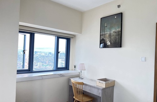 669 Ermita Apartamento | Deluxe three-bed room with sea view.