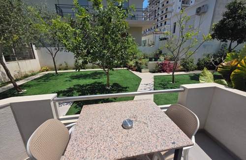 Vlore Villa | Deluxe Triple Room