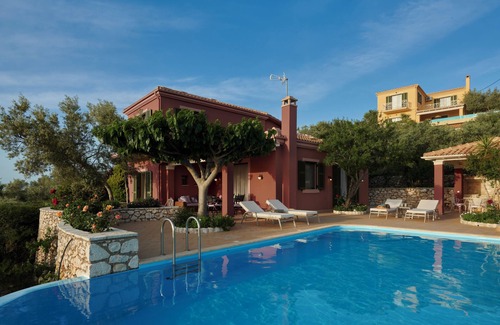 Kavallos Villa | Sofisticada villa de lujo con piscina privada, vistas panorámicas al mar y soñadora puesta de sol