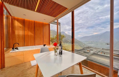 Banos de Agua Santa Otro | Deluxe volcán Primeras suites colgantes del mundo