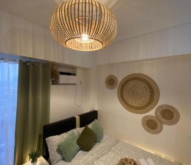 Project 4 Apartamento | Den and Then City View, Karaoke, Private Balcony