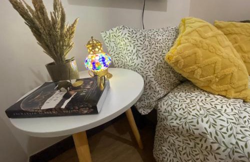 Project 4 Apartamento | Den and Then City View, Karaoke, Private Balcony