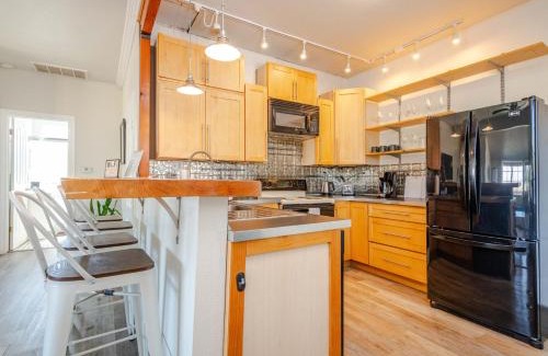 Los Alamos Casa | Den Street Cottage