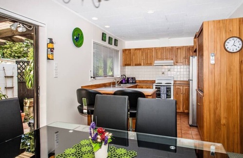 Tikipunga Casa | Denby Crest Whangarei Holiday Home