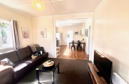 Stanthorpe Casa | Denham Cottage - Quart Pot Creek
