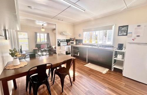 Stanthorpe Casa | Denham Cottage - Quart Pot Creek
