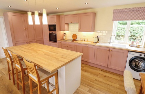 Helsey Cabaña | DENHOLME, pet friendly, with a garden in Hogsthorpe