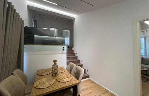 Tirana Apartamento | Dennys Apartments Villa at Komuna e Parisit