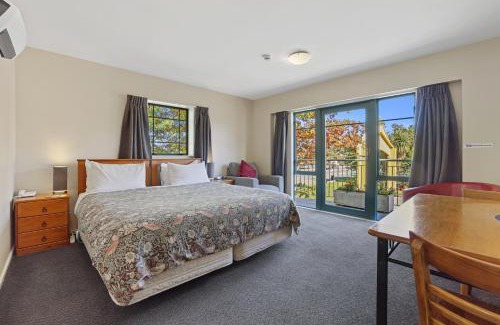 Hornby Hotel | Denton Park Motel