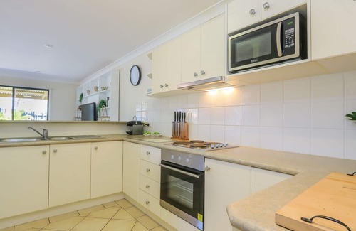 Pottsville Casa | Denway House - Comfortable Living in a Quiet Neighbourhood Just Minutes from Pottsville Beach