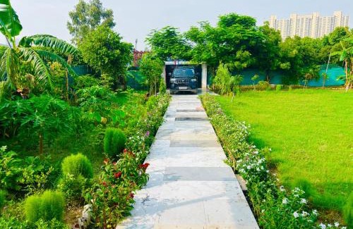Noida Otro | Deo farms