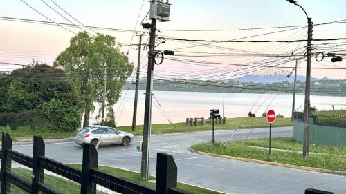 Puerto Varas Apartamento | Depa con piscina frente al Lago Llanquihue y vista al volcán