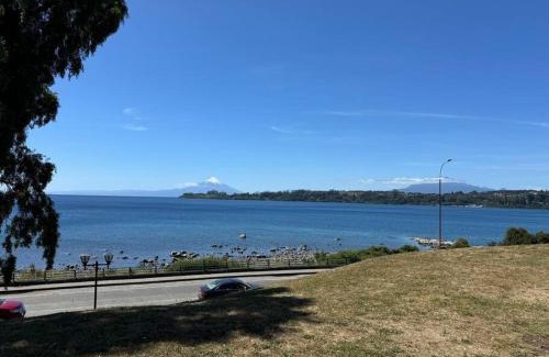 Puerto Varas Apartamento | Depa con piscina frente al Lago Llanquihue y vista al volcán