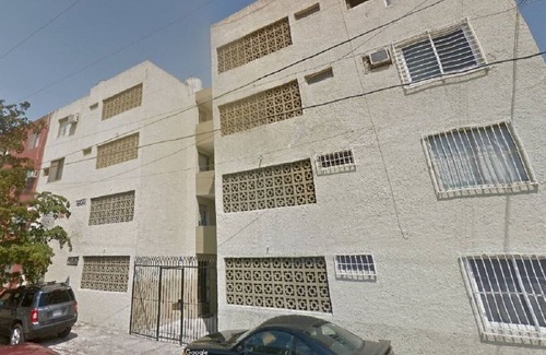 Francisco Villa Apartamento | Depa Economico en Planta Baja a 5 minutos del Malecon y zona dorada!!