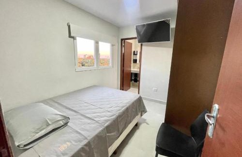 Santa Cruz Apartamento | Departamentos cerca del Aeropuerto y sobre AV con Piscina WiFi Moderno