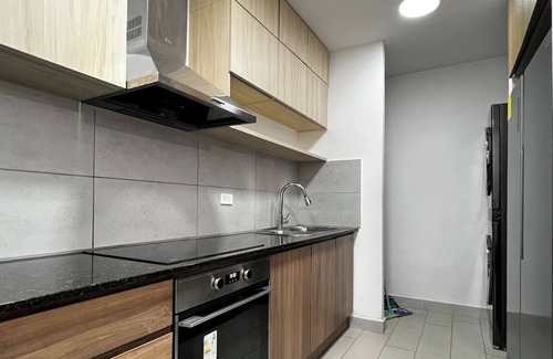 La Carolina Apartamento | Departamento 3- cuartos con piscina e increíble vista, WiFi en Quito.