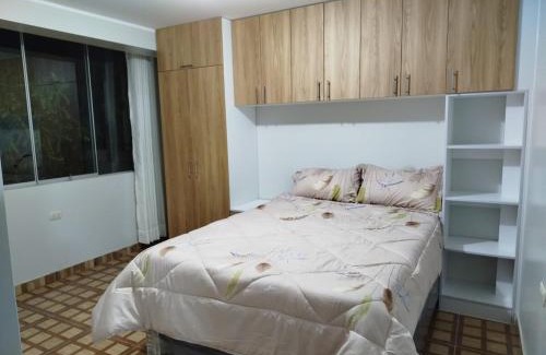San Juan Bautista Apartamento | Departamento familiar cómodo y acogedor