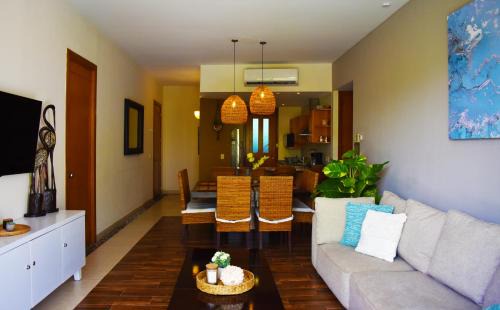 Playa Diamante Apartamento | Departamento Mayan Lakes T9 - Albercas, club de playa, tenis, pádel y más