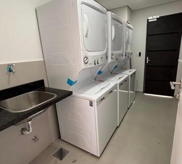 Fernando De La Mora Apartamento | Departamento de 1 habitación con amenities, cerca del eje corporativo