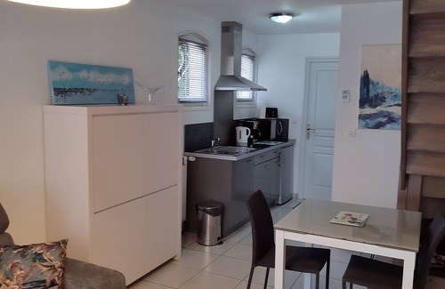 Cestas Apartamento | Dependencia del encanto y piscina.