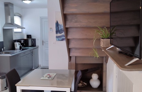 Cestas Apartamento | Dependencia del encanto y piscina.