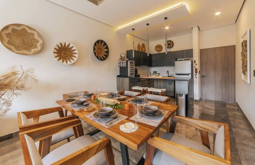 Playa Paraiso Apartamento | Depto de Lujo, 2 Hab con vista parcial al mar!