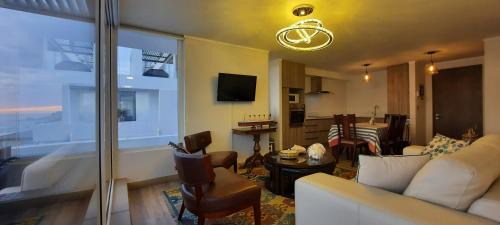 Renaca Apartamento | Depto equipado frente al mar. Excelente terraza