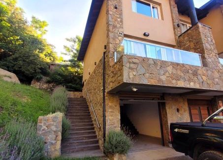 San Martin de los Andes Apartamento | Depto Nómades, con vista directa a la cascada - Ayres del Bosque Alojamientos