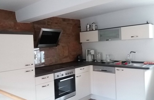 Dernbach Casa | Dernbach Sunrise, casa de vacaciones idílicas con patio privado