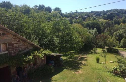 Noailhac Chalet De Esquí | Des pierres rouges en extérieur, intérieur tout bois